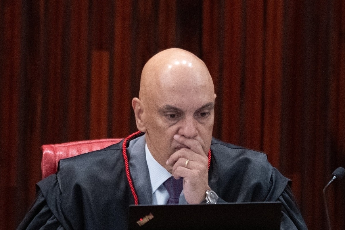 Moraes manda PF devolver equipamento de hacker citado no caso Zambelli