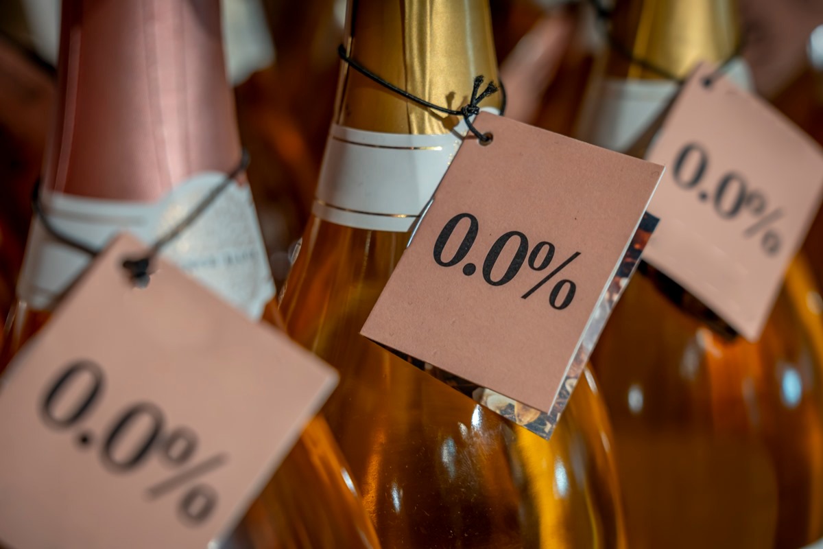 Imagem colorida de bebidas sem álcool - Metrópoles