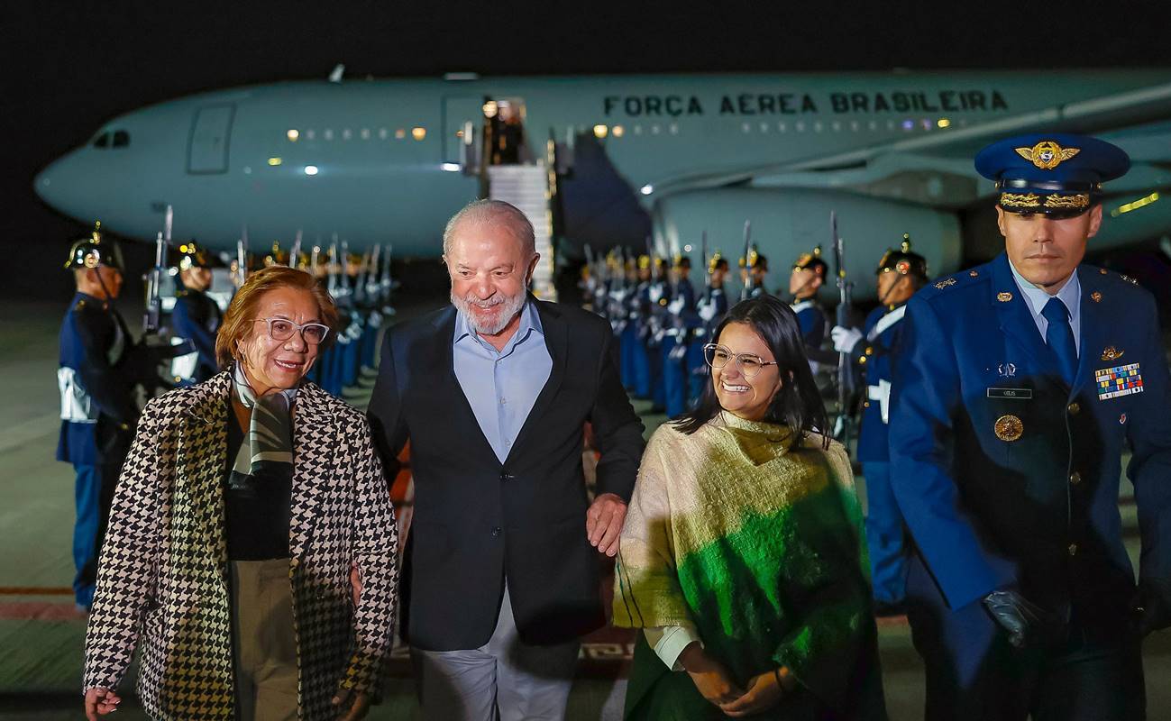 Vídeo: Lula chega à Colômbia para cúpula de países amazônicos