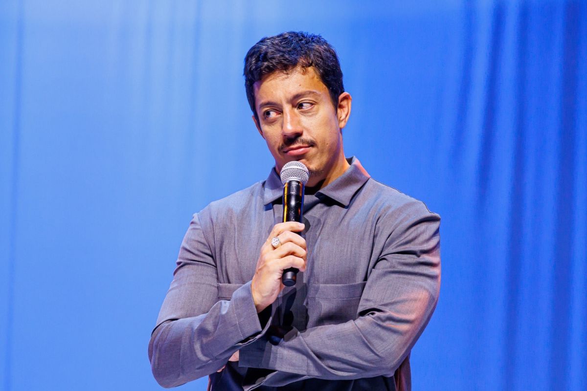 Renato Albani fala da vida fora dos palcos e preparativos do casamento