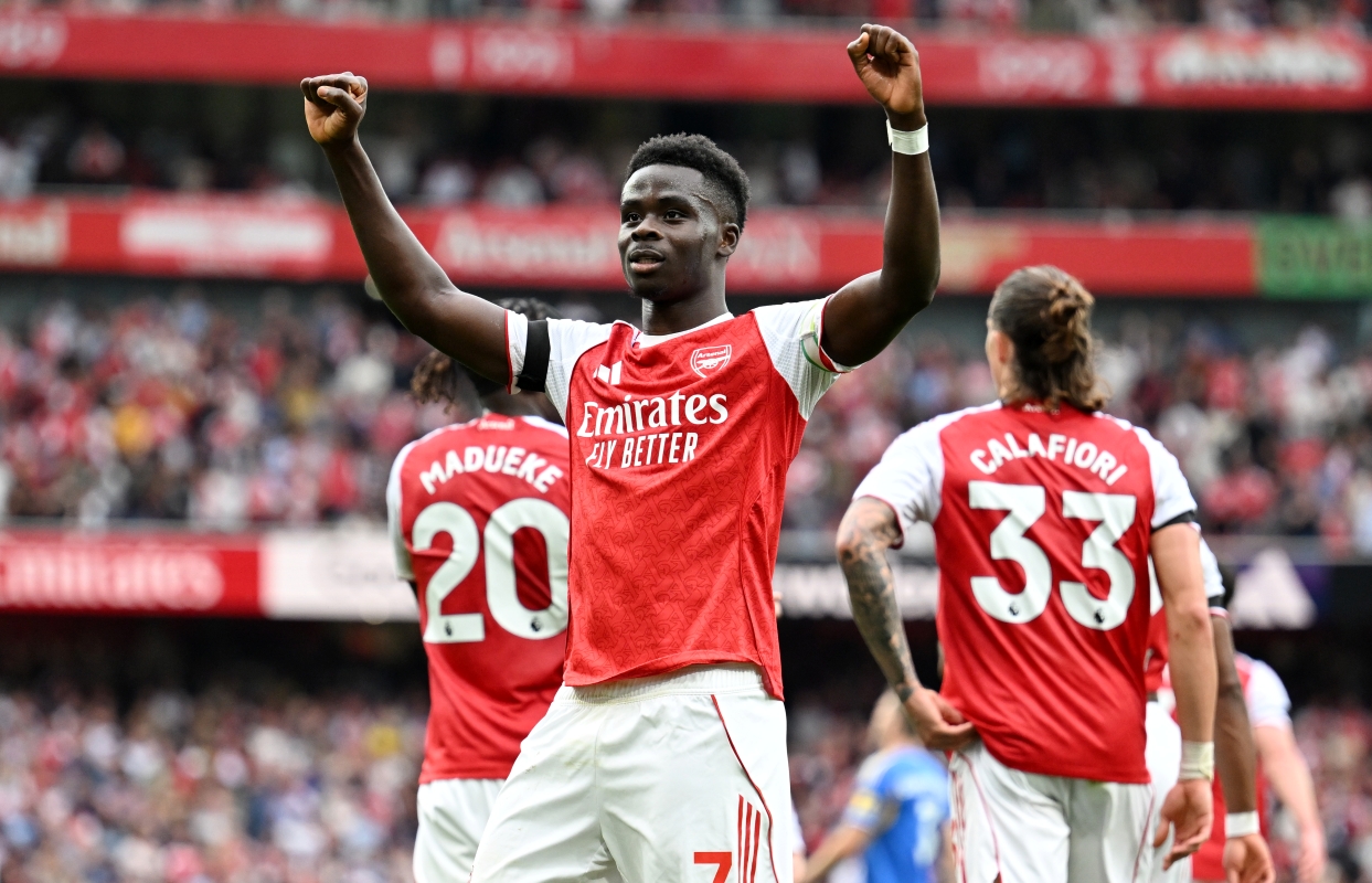 Arsenal goleia Leeds por 5 x 0 e assume a liderança da Premier League