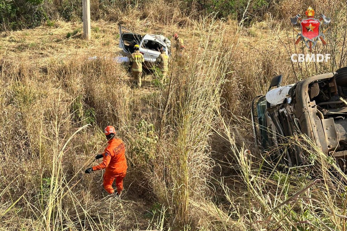 Saiba quem são as vítimas de acidente entre carro e caminhão no DF