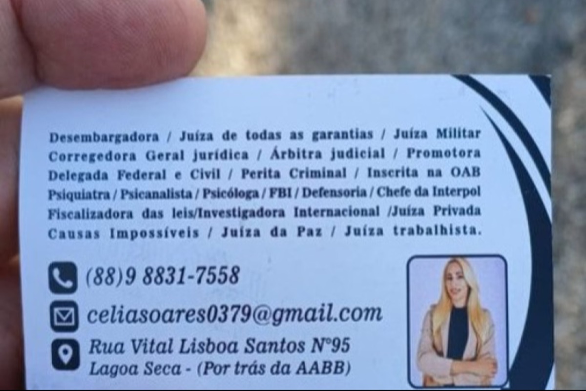 Mulher é presa após se passar por juíza, promotora e chefe da Interpol