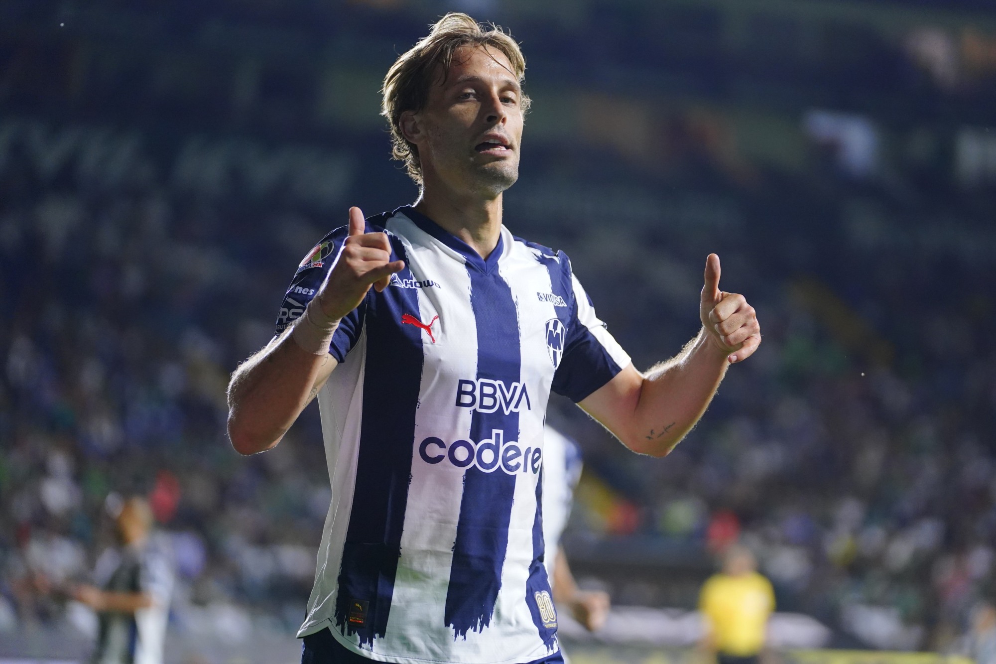 Vídeo: ex-Real Madrid marca gol olímpico pelo Monterrey