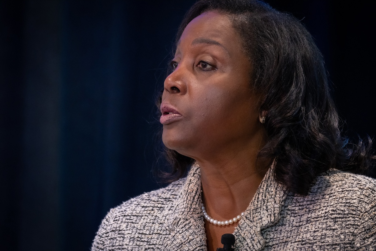 Quem é Lisa Cook, 1ª diretora negra do BC dos EUA, demitida por Trump