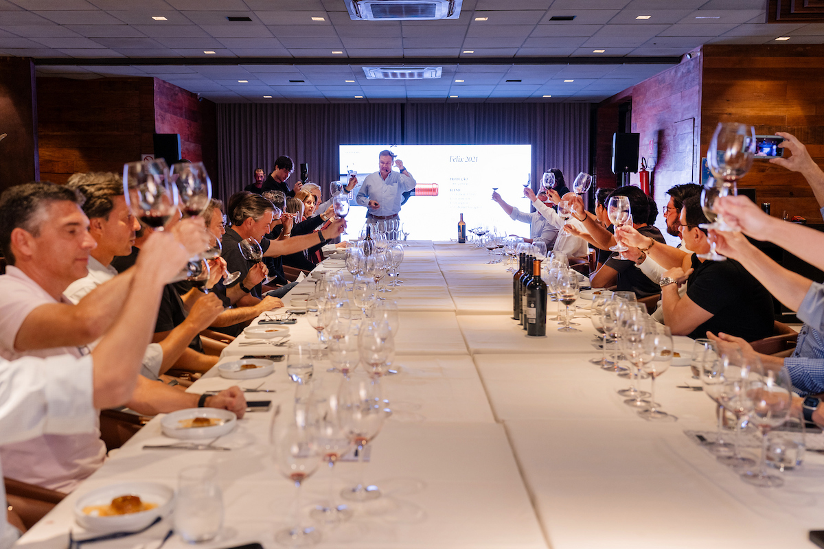Marlon e Branco Amaral celebram os 30 anos do vinho Catalina - Metrópoles