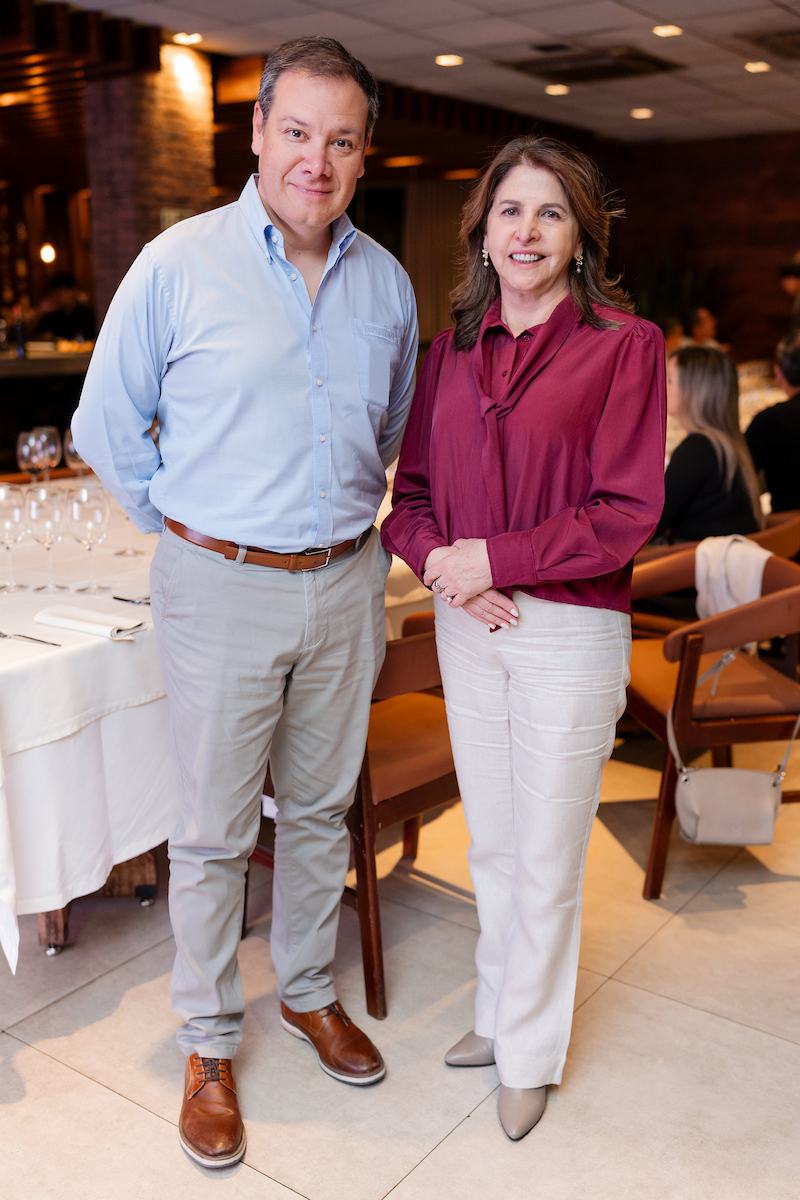 Marlon e Branco Amaral celebram os 30 anos do vinho Catalina - Metrópoles
