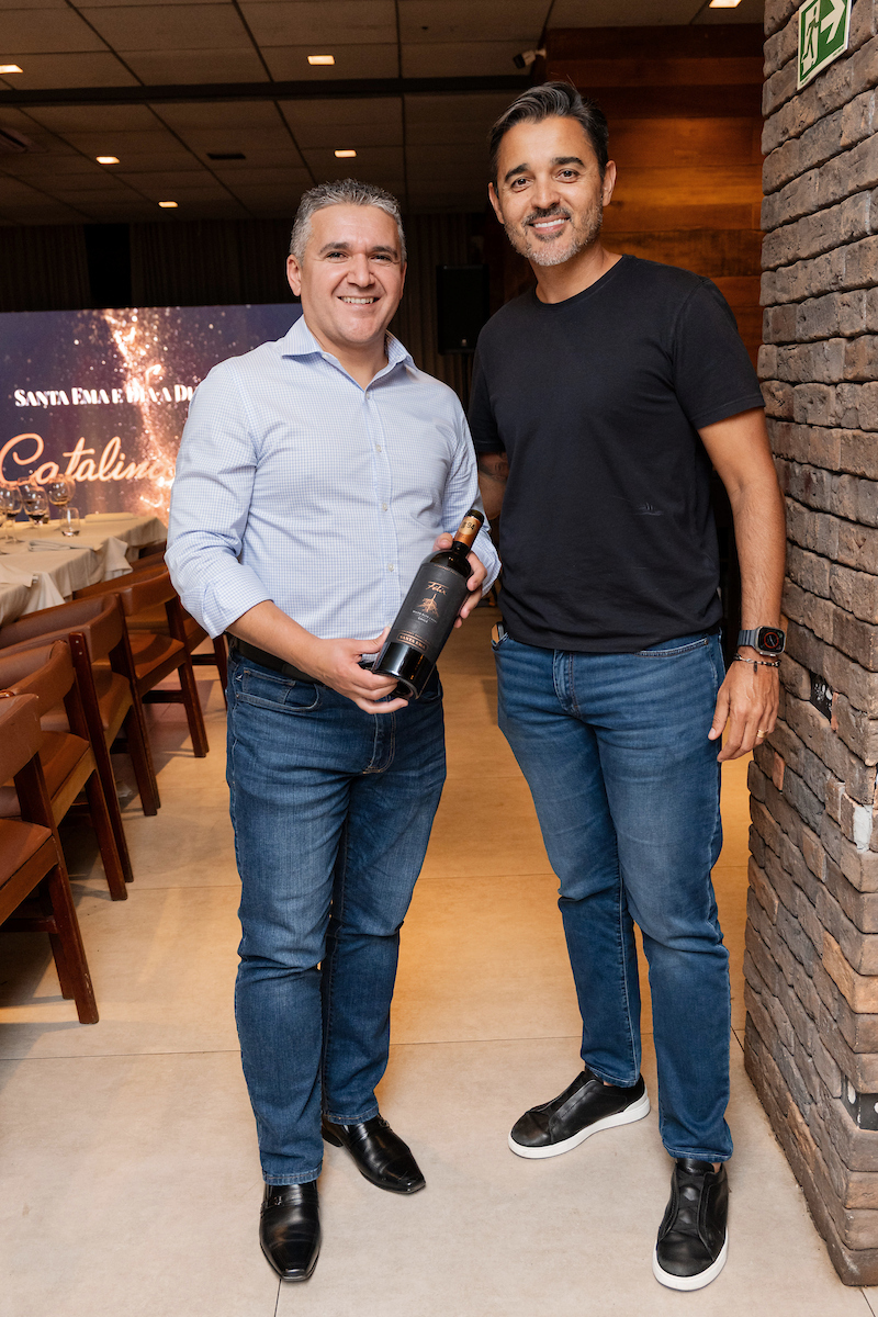 Marlon e Branco Amaral celebram os 30 anos do vinho Catalina - Metrópoles