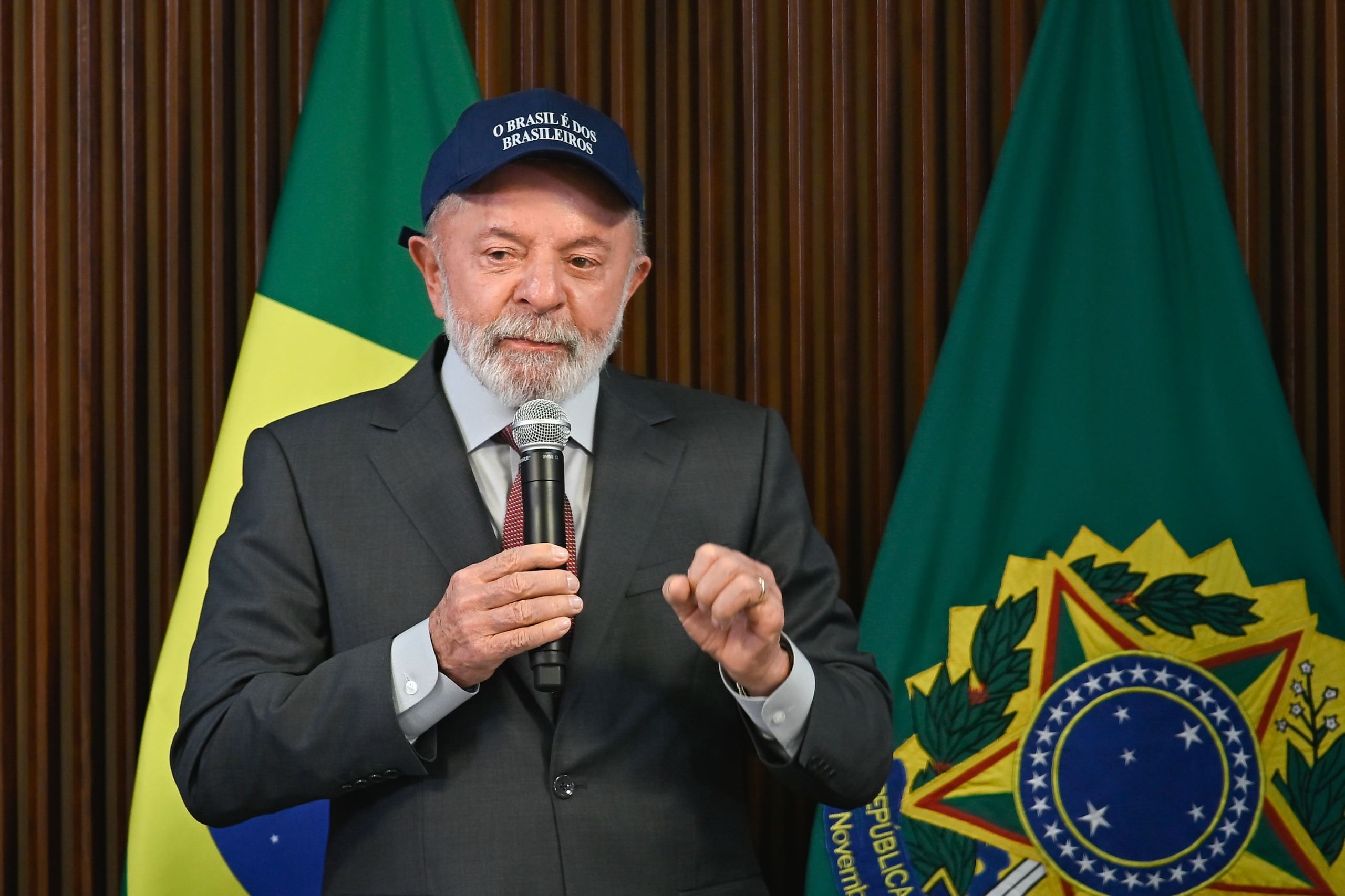 Secom apresenta novo slogan do governo Lula em reunião; saiba qual
