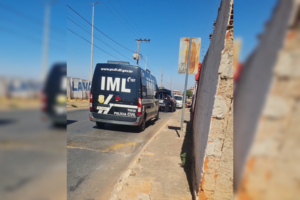 Homem é morto após levar facadas no pescoço perto de estação no DF