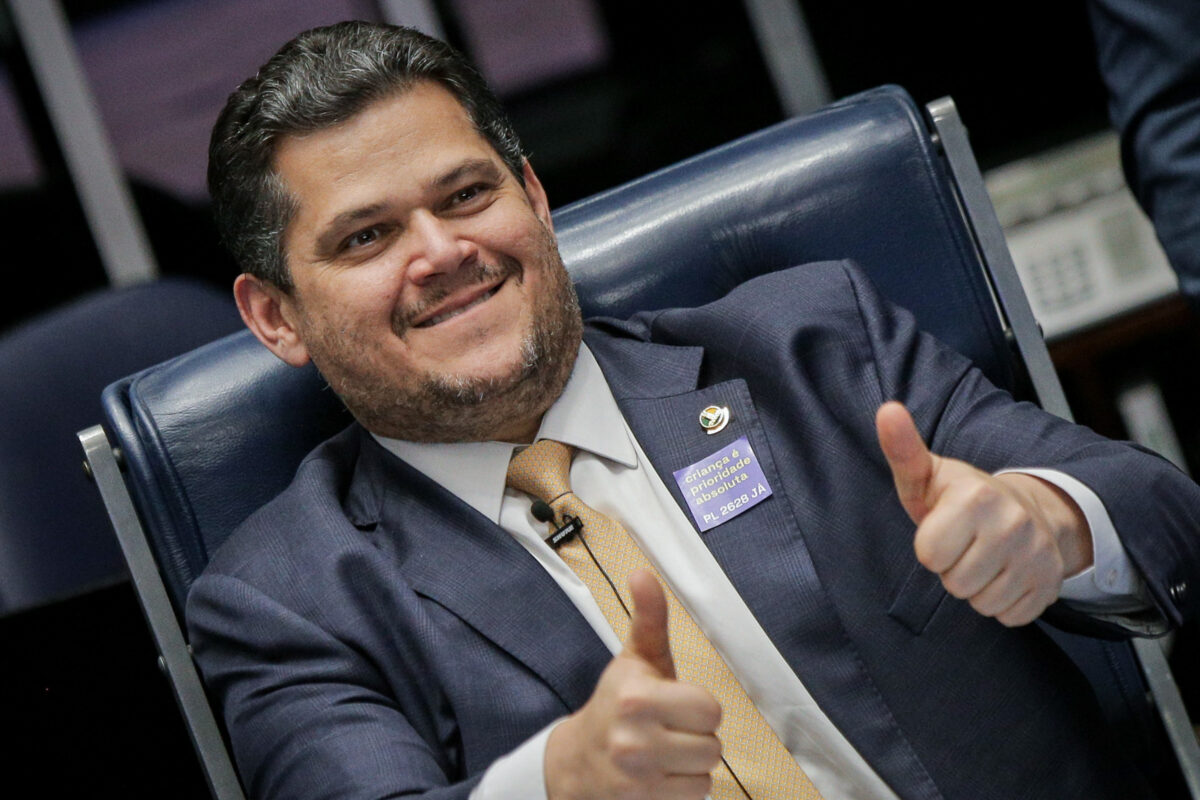 Alcolumbre define data para votar reajuste de policiais e nomeação