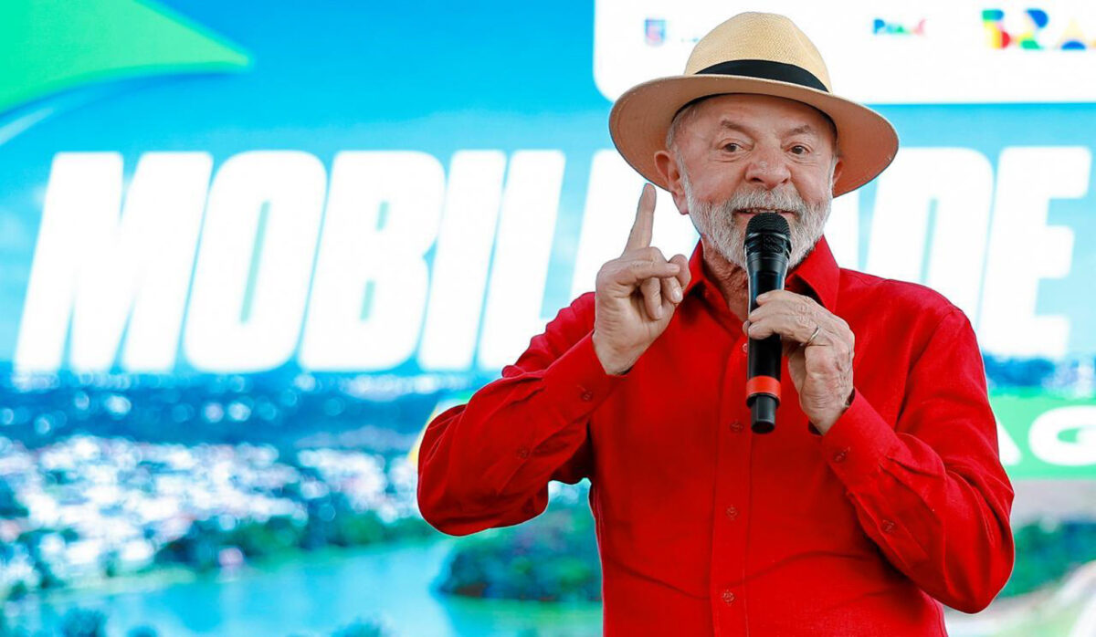 Lula almoça com bancada do PDT e reclama da PEC da Blindagem