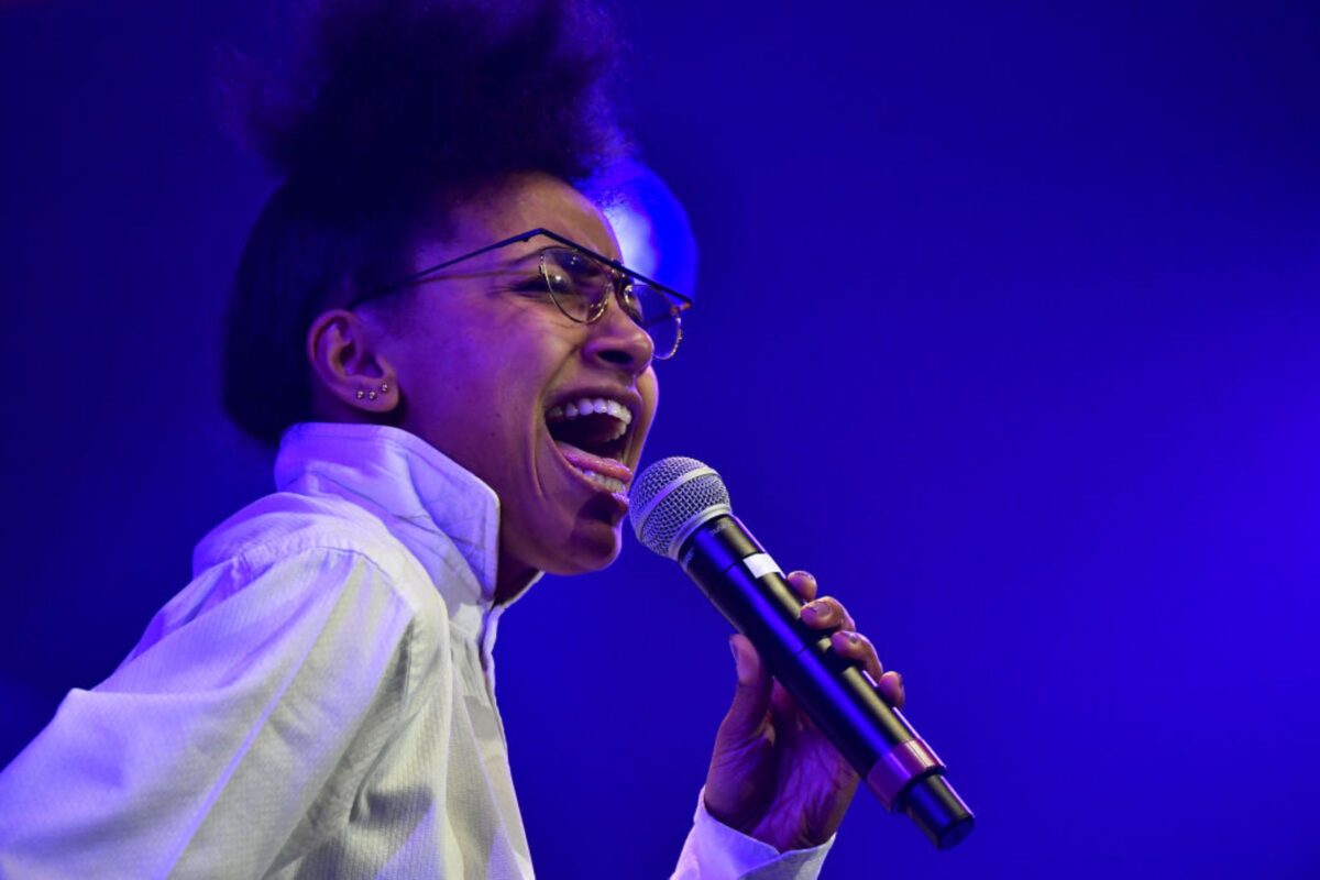 De prodígio ao Grammy: a trajetória de Esperanza Spalding