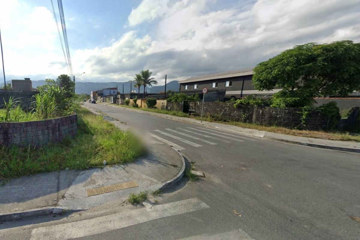 Crianças encontram corpo de mulher dentro de mala no litoral de SP
