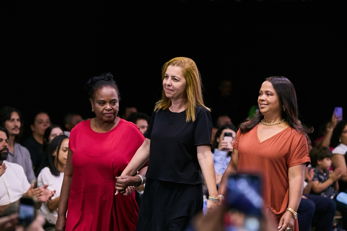 Calçado com repelente contra insetos é apresentado por Virginia Barros no interfashion - pedro