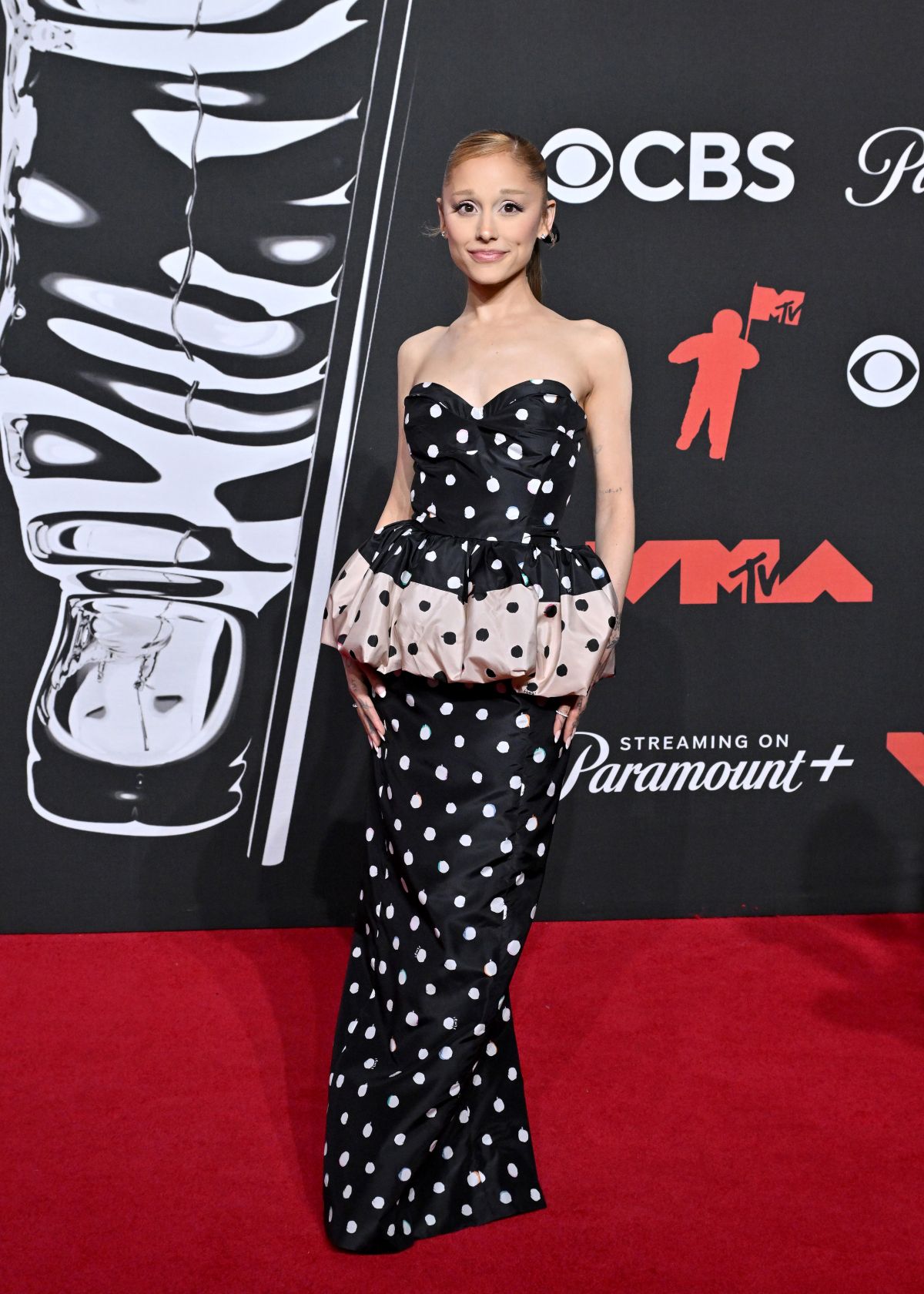 Ariana Grande no tapete vermelho do Video Music Awards (VMA) 2025 - Metrópoles