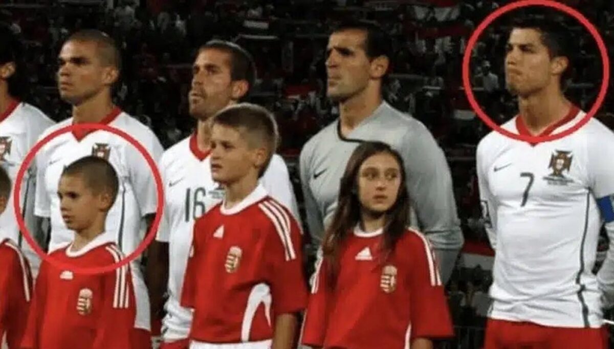 Foto colorida de Szoboszlai e cristiano ronaldo - metrópoles 