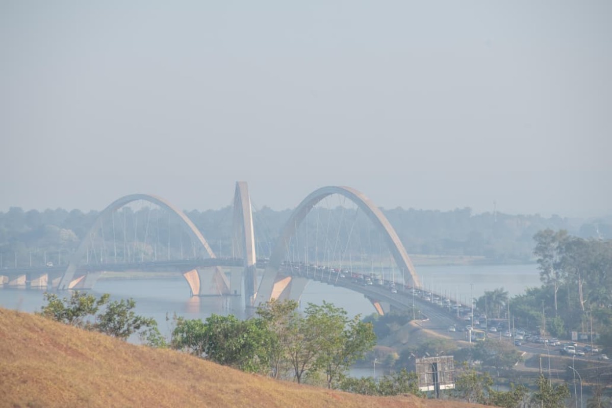 Neblina toma conta do céu de Brasília nesta quinta-feira; veja imagens