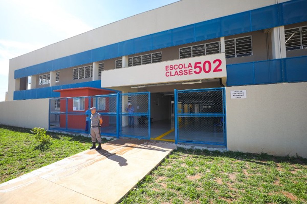 GDF deve indenizar aluno ferido por queda de trave de escola pública