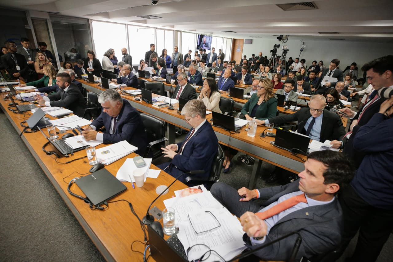 Parlamentares da CPMI comemoram prisão de “Careca do INSS” e empresário