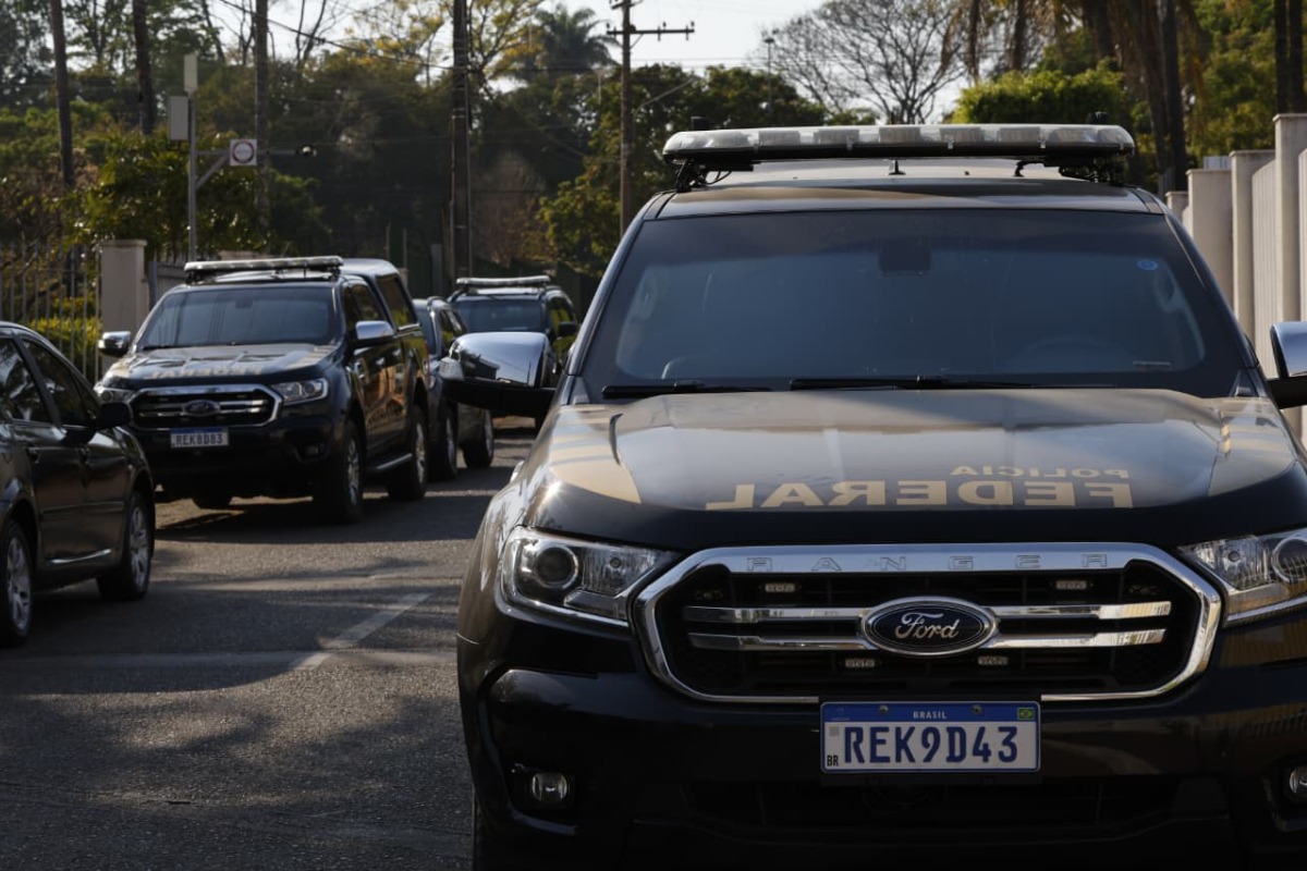 PF descobre fábrica de fuzis em escala industrial para facções do RJ