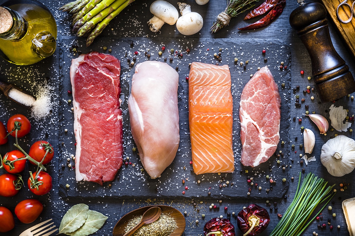 Frango, boi ou peixe? Expert revela tipo de carne com mais proteína