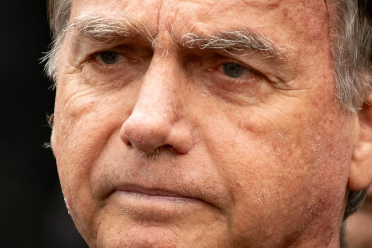 Bolsonaro em Apuros: A Grama da Derrota Cresce em Seu Quintal?