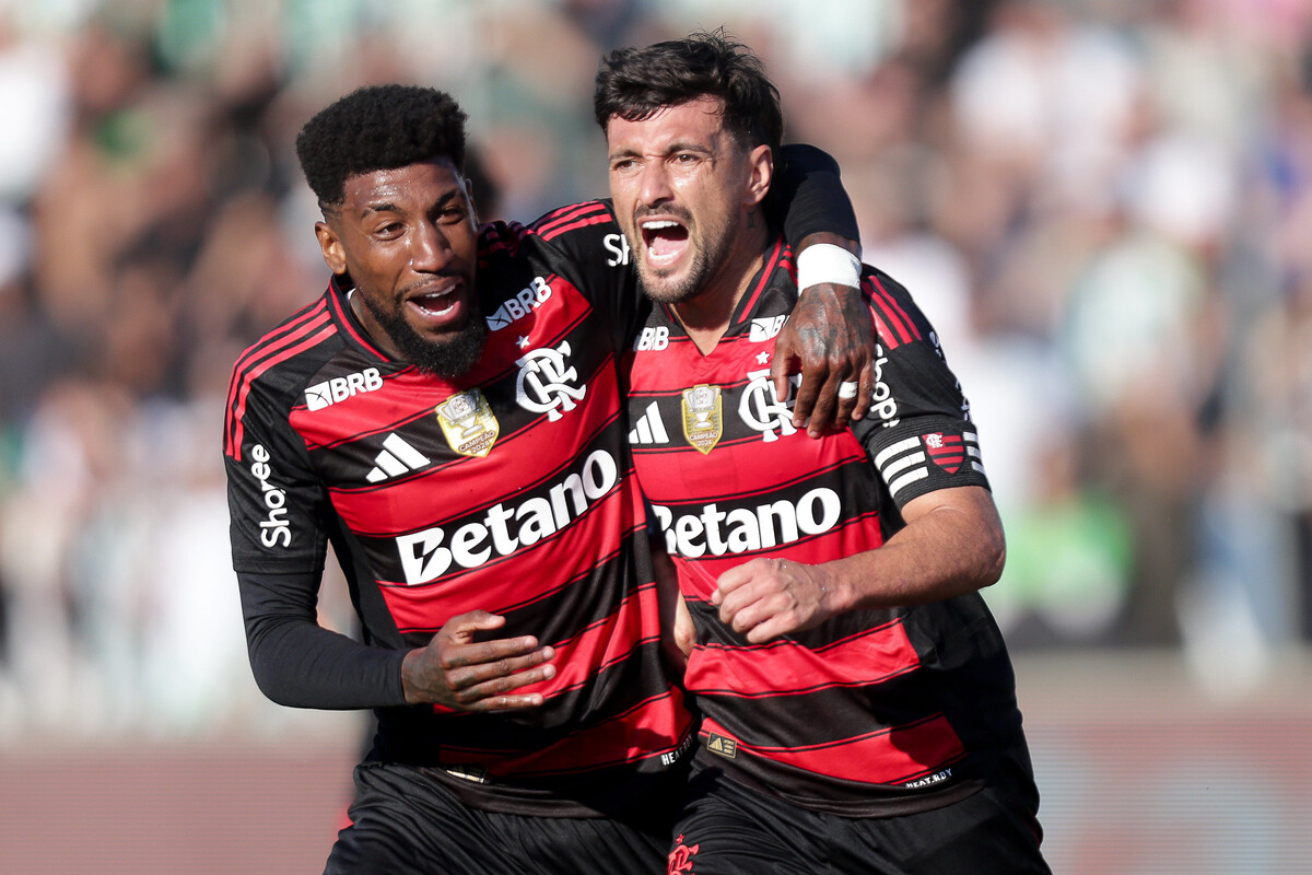 Vitória Rubro-Negra no Jaconi: Flamengo Lidera o Brasileirão com Força Total!