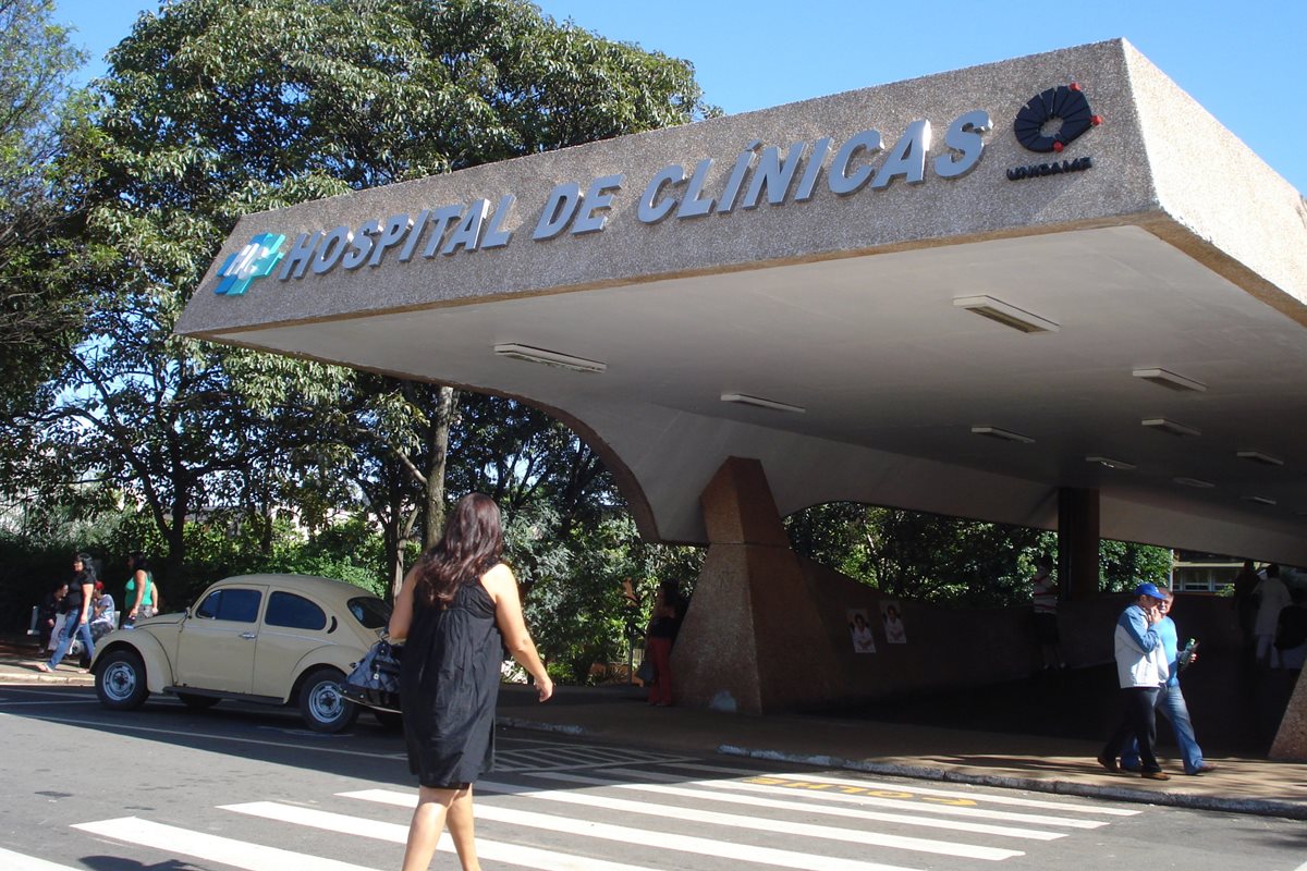 Imagem coloridade da fachada do Hospital das Clínicas da Unicamp de Campinas - Metrópoles 