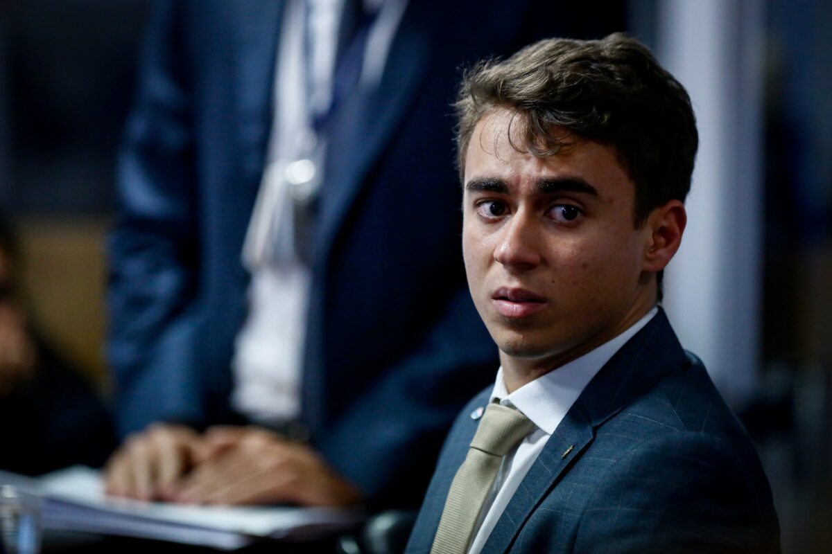 Atriz que sugeriu “fuzilamento” de Nikolas é alvo de operação