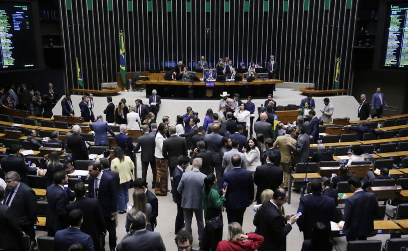 Água não vira vinho (por Mary Zaidan)
