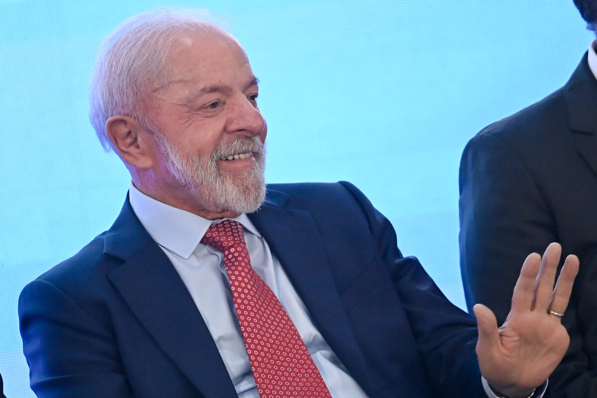 Atlas: Lula lidera em todos os cenários de 1º e 2º turnos para 2026