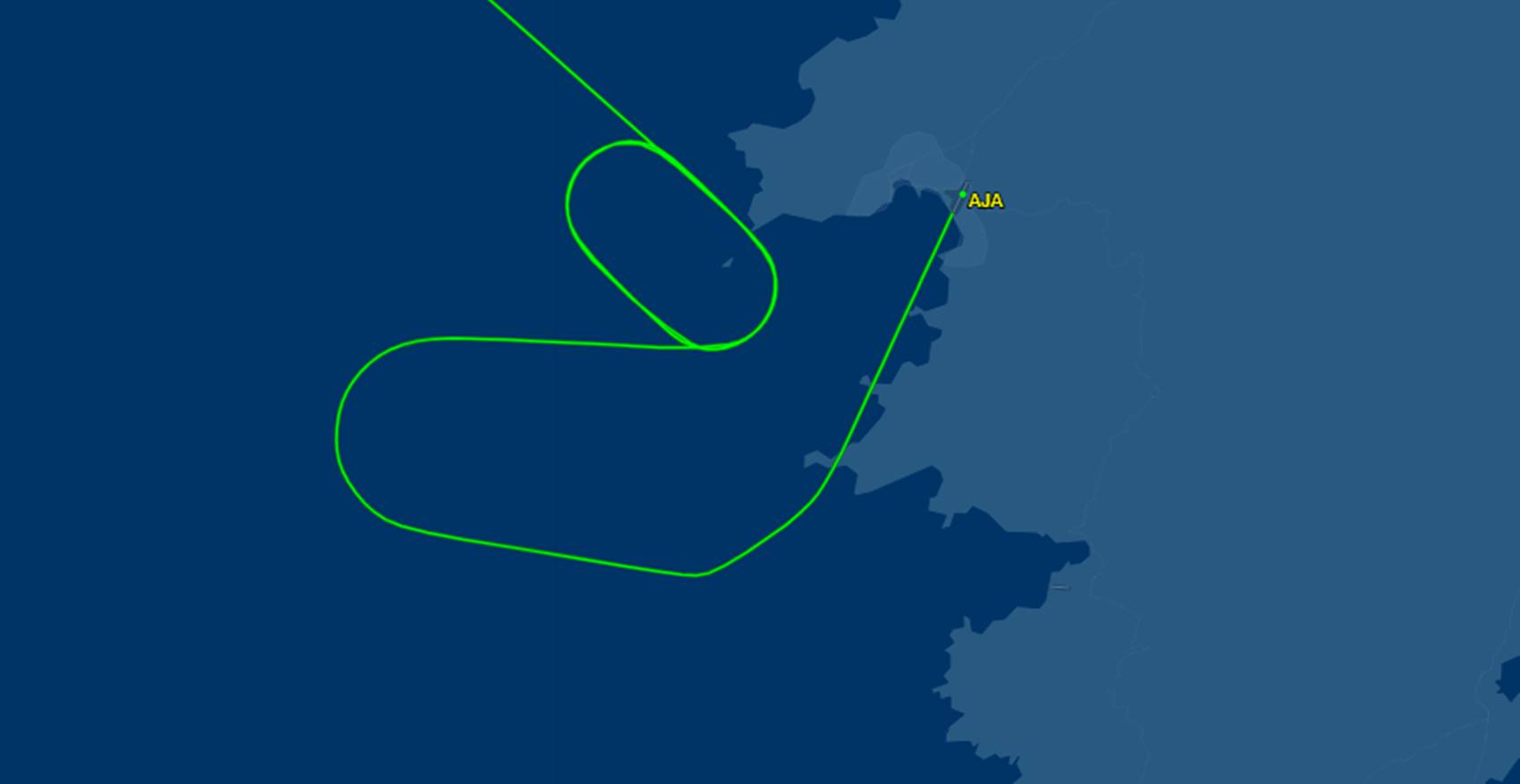 Controlador de torre cochila e avião dá voltas no céu por 18 minutos