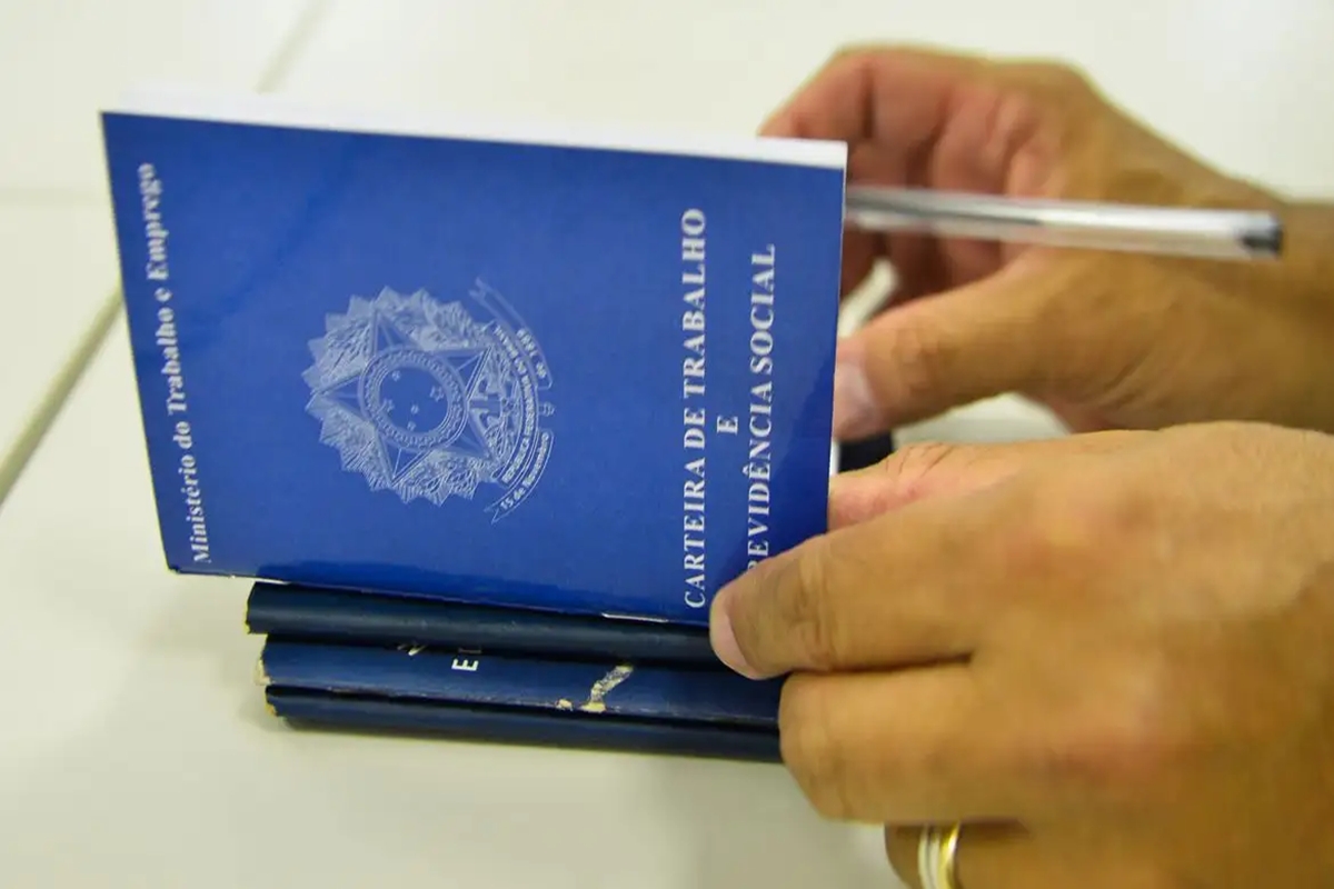 Semana no DF termina com 856 vagas. Salários chegam a R$ 3 mil