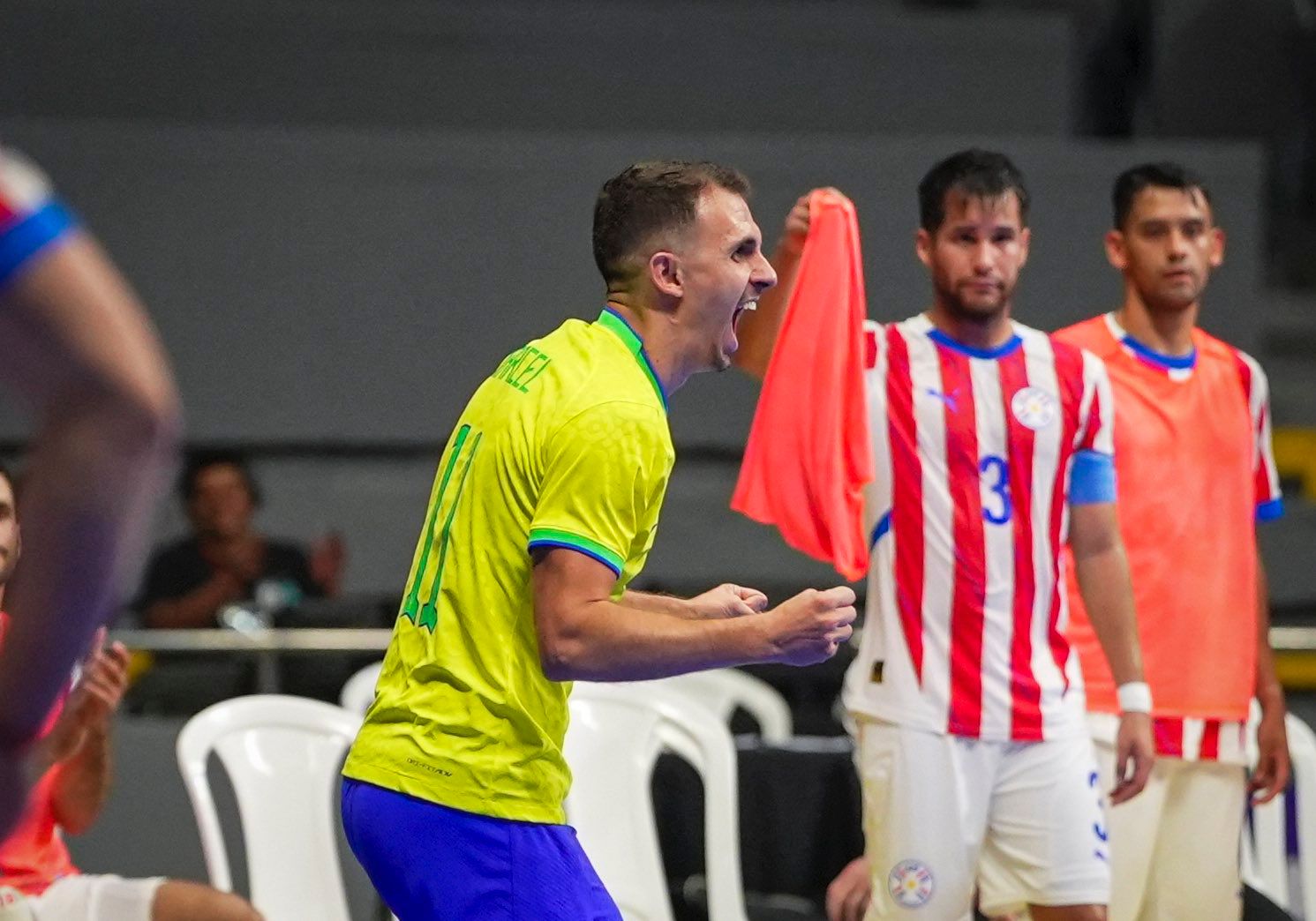 Copa das Nações: Brasil goleia Paraguai e se classifica para a final