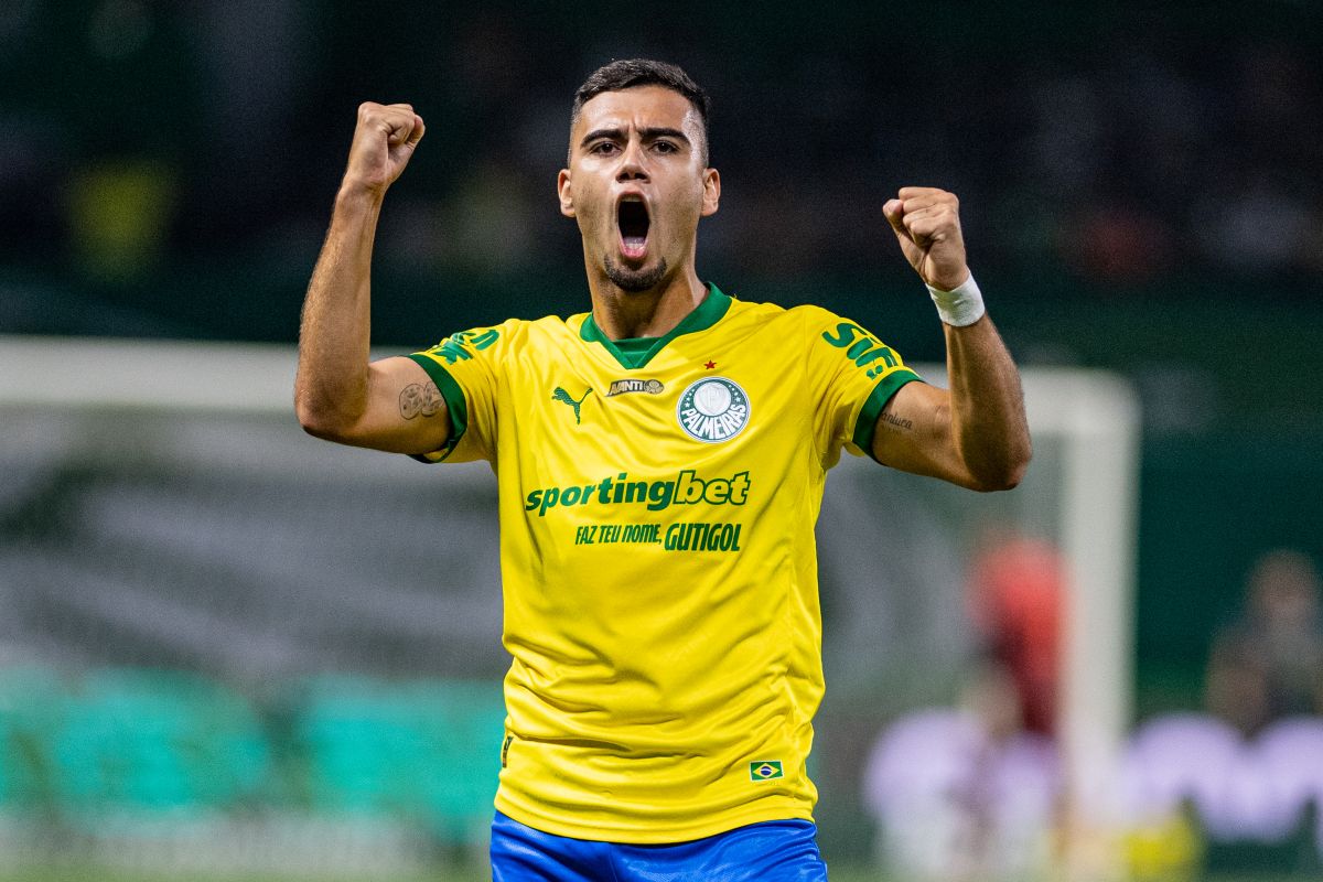 Palmeiras goleia Fortaleza no Allianz Parque e segue na vice-liderança