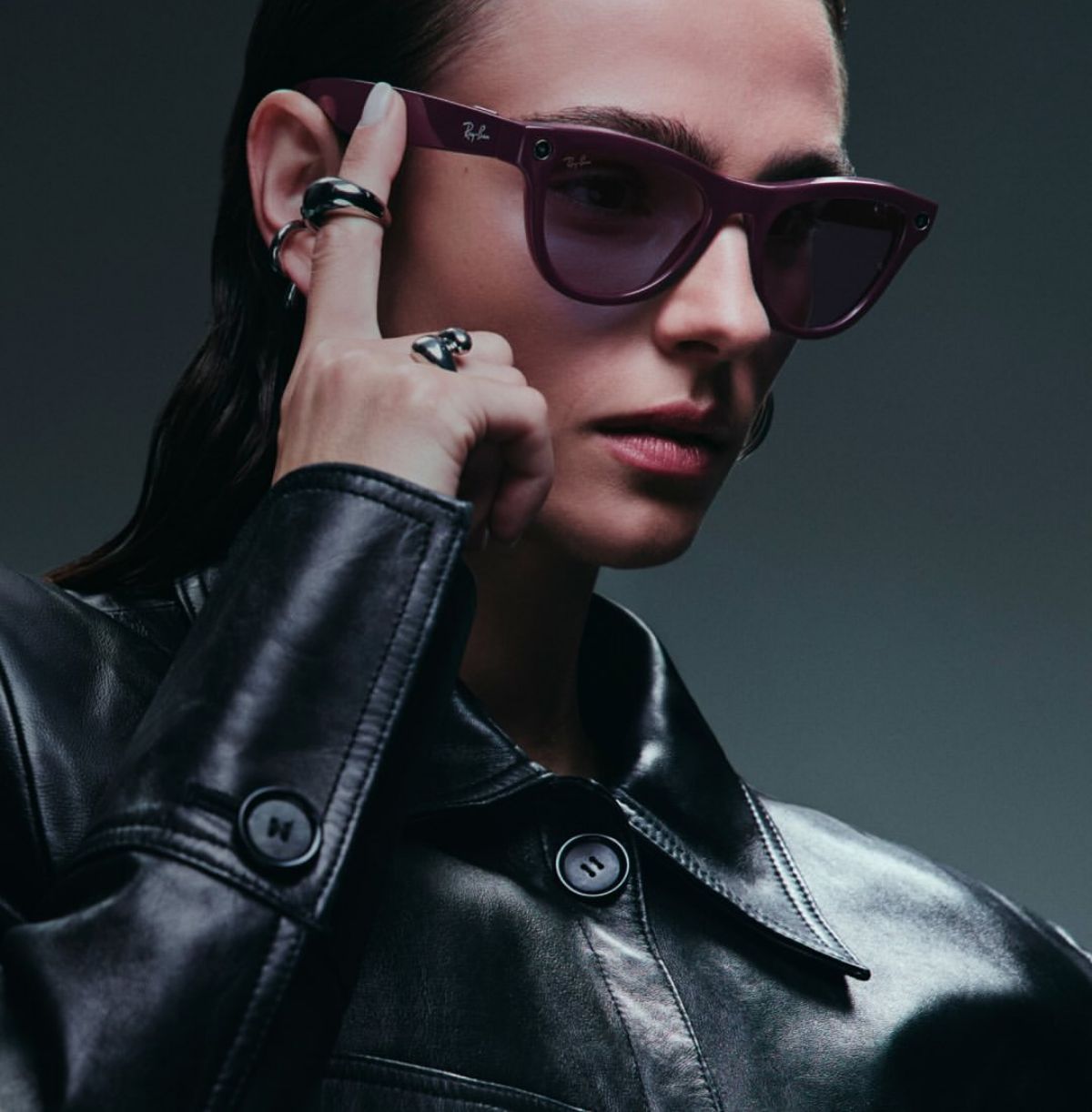 foto com cor. óculos com moda high tech da meta - metrópoles