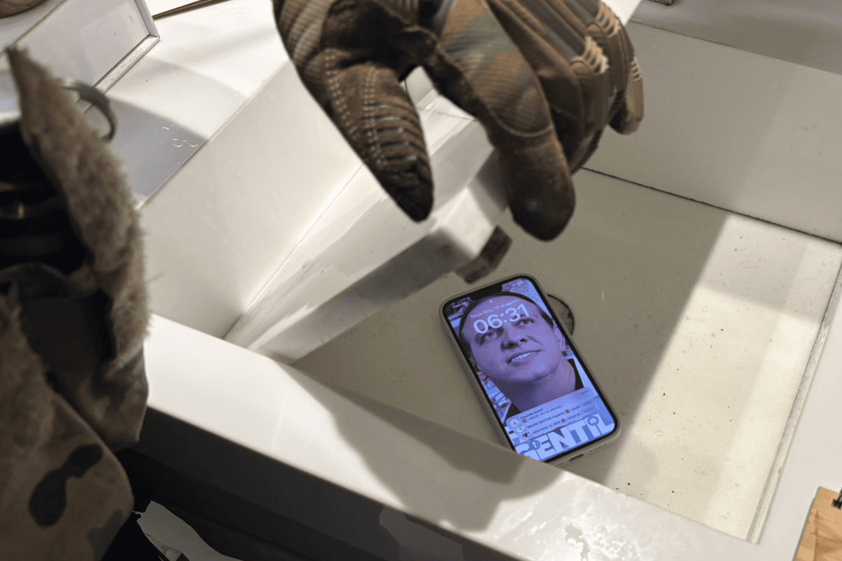 Vídeo: ex-prefeito alvo da PF escondeu celular em compartimento na pia