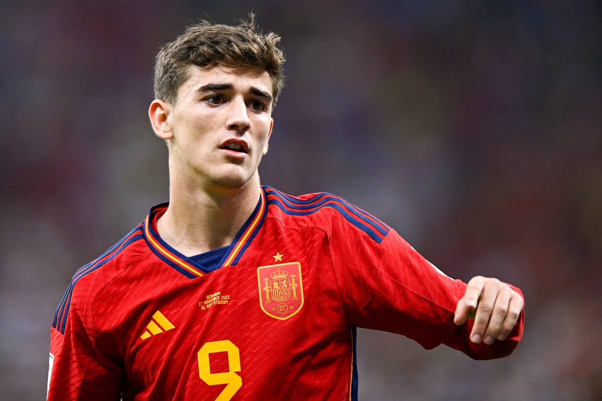 Barcelona: Gavi faz cirurgia no joelho e preocupa para a Copa do Mundo