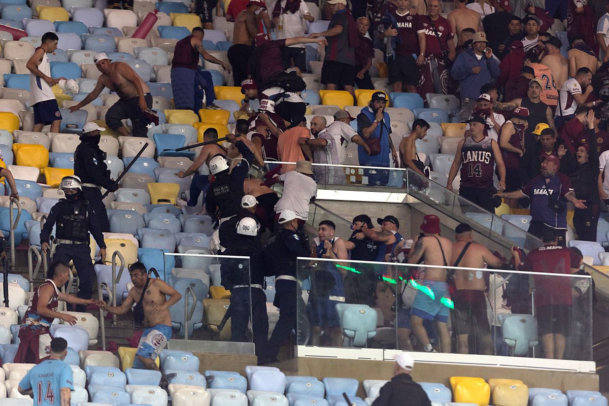Sul-Americana: torcida do Lanús entra em confronto com PM no Maracanã