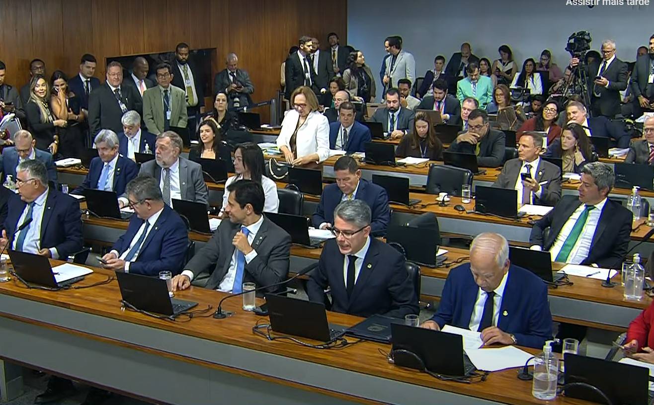 CCJ do Senado aprova endurecimento de punições para menores de 18 anos