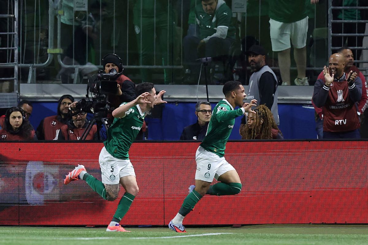 Palmeiras atropela River Plate e vai para as semis da Libertadores
