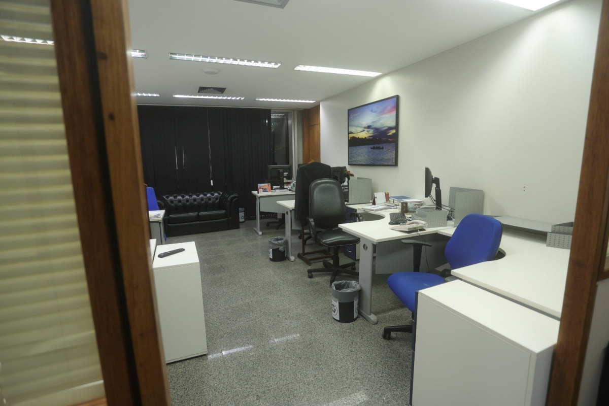 Sala de apoio onde trabalham os servidores da Comissão de Comunicação e Direito Digital do Senado