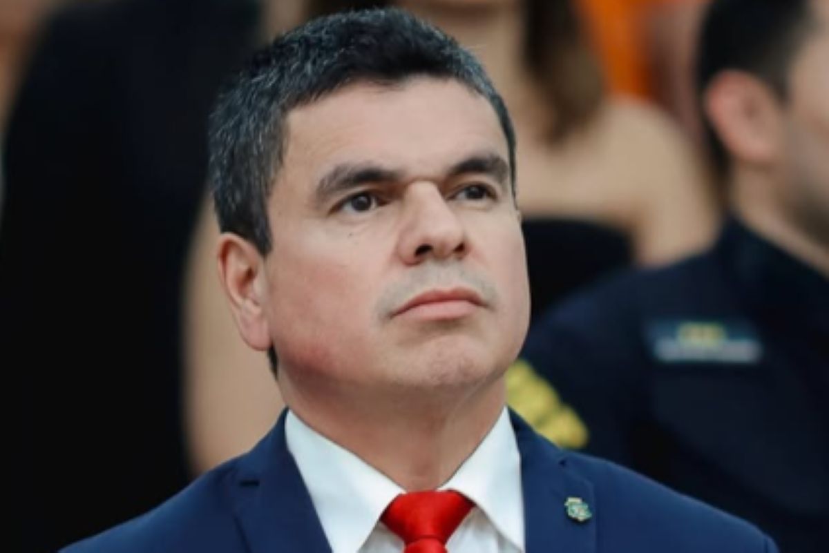 Tiros em escola: secretário do Ceará reage a críticas da oposição