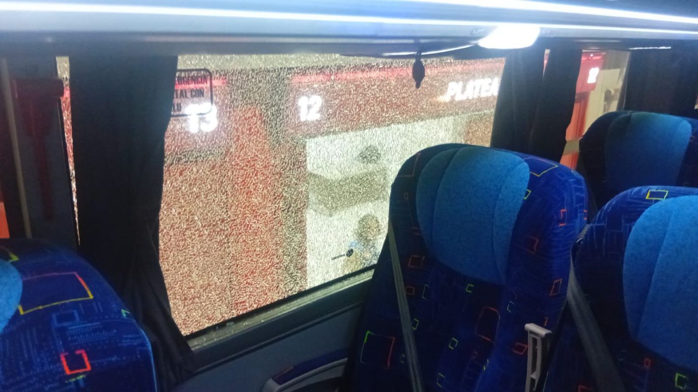 Ônibus do Flamengo é apedrejado antes de jogo pela Libertadores