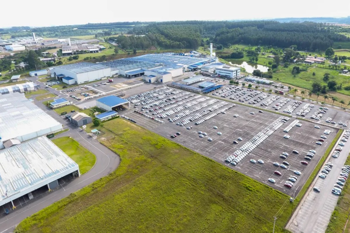 Depois de 40 dias, Toyota retoma produção de veículos híbridos em SP