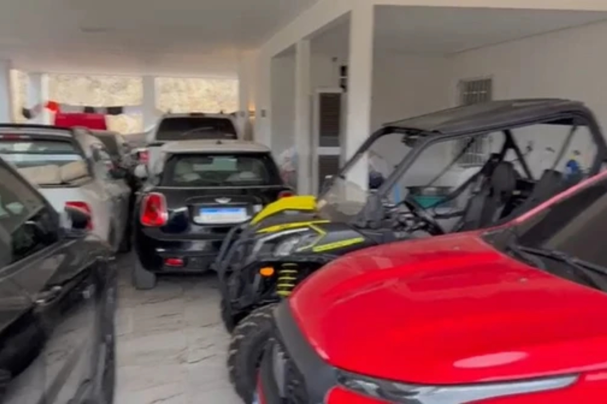 Família de agiotas é presa com mais de R$ 3 milhões e 30 carros na BA