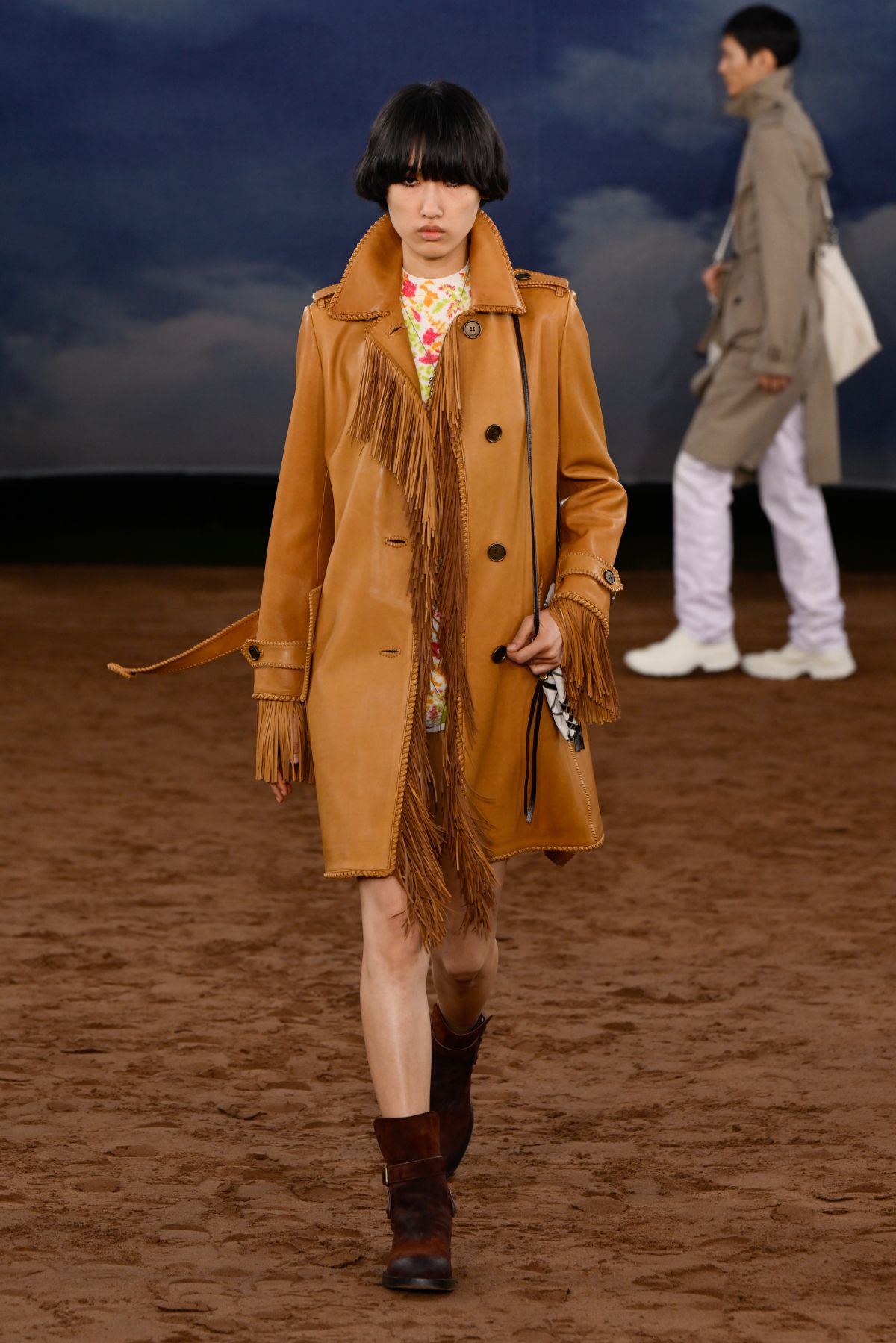 foto com cor. Burberry primavera/verão 2026 - metrópoles