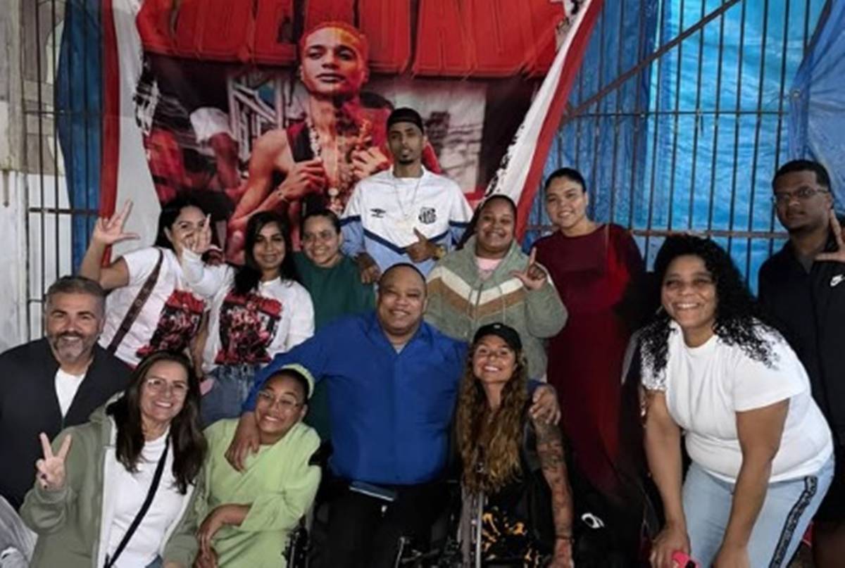 Noiva de Oruam monta vigília e faz oração em Bangu após decisão do STJ