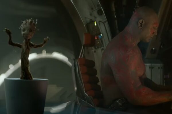 Imagem colorida de Groot como plantinha em Guardiões da Galáxia